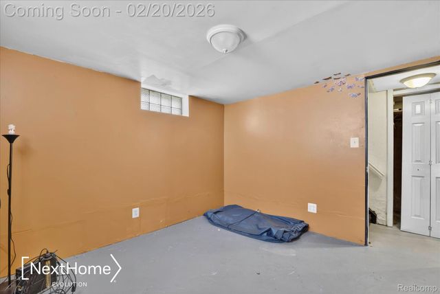 26214 Pennie Street, Dearborn Heights, MI 48125