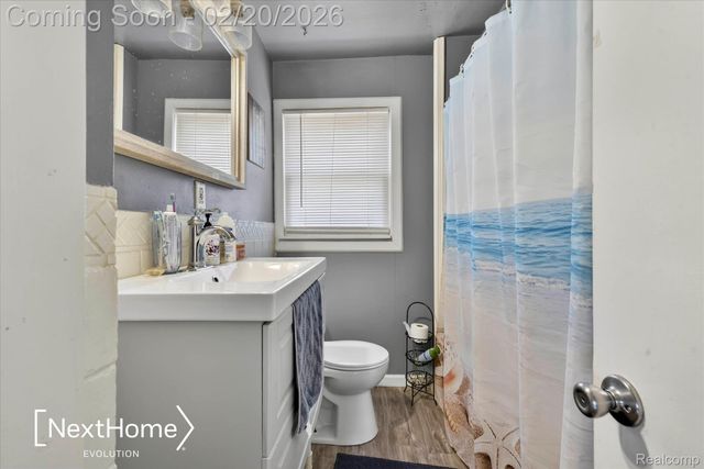 26214 Pennie Street, Dearborn Heights, MI 48125