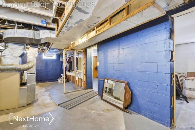 26214 Pennie Street, Dearborn Heights, MI 48125