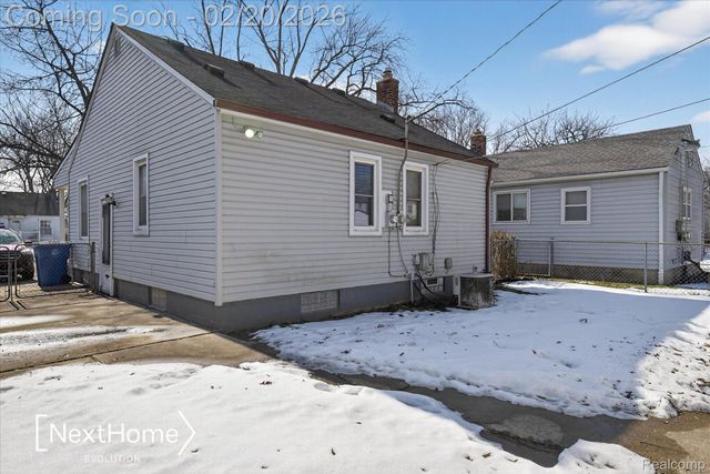 26214 Pennie Street, Dearborn Heights, MI 48125