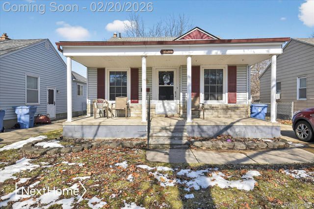 26214 Pennie Street, Dearborn Heights, MI 48125