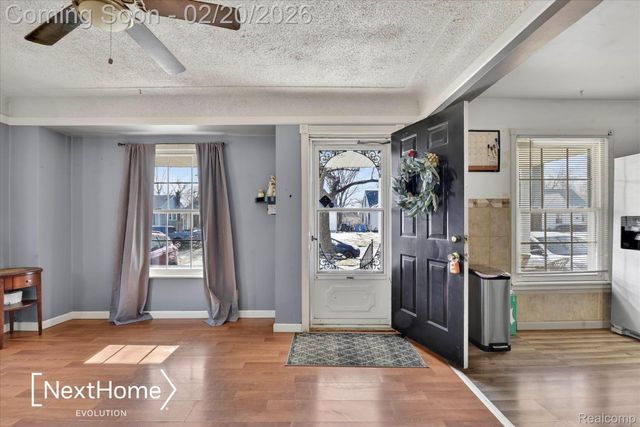 26214 Pennie Street, Dearborn Heights, MI 48125