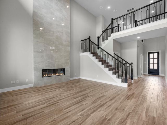7082 North Lake Clopton Drive, Montgomery, TX 77316