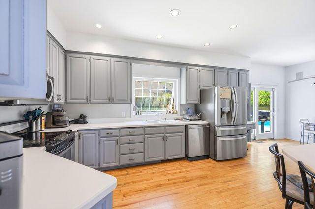 4390 Ithaca Lane N, Plymouth, MN 55446