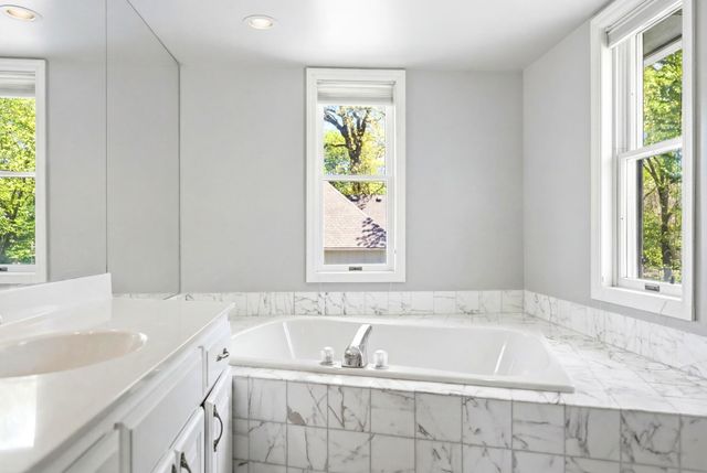 4390 Ithaca Lane N, Plymouth, MN 55446