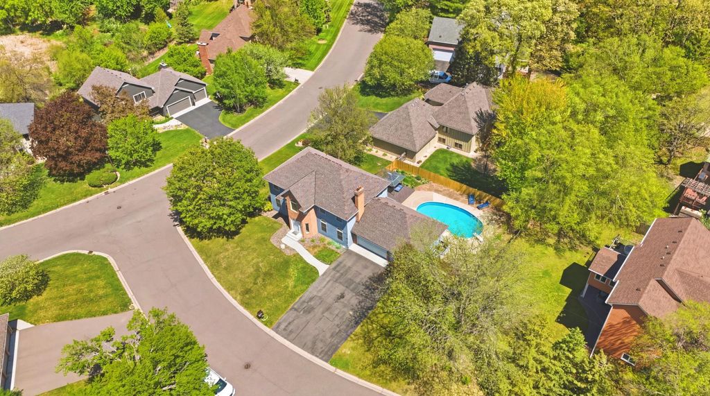 4390 Ithaca Lane N, Plymouth, MN 55446