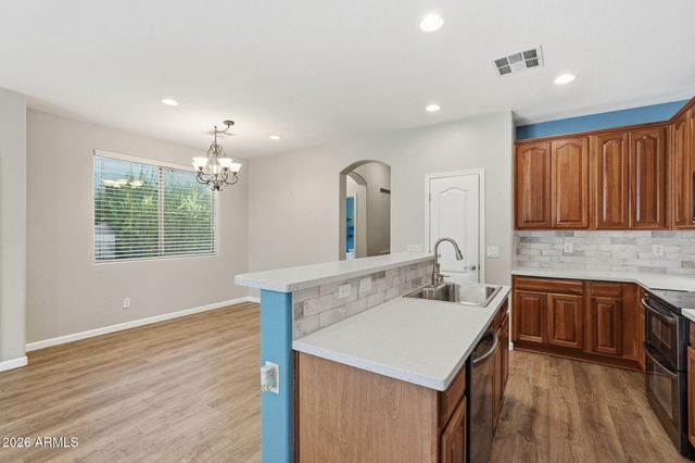 3801 E PARKVIEW Drive, Gilbert, AZ 85295