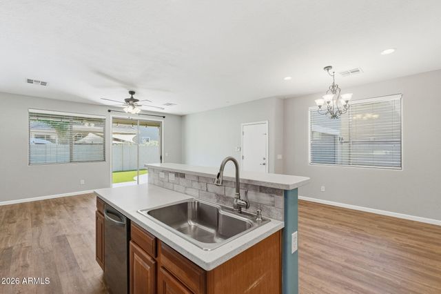 3801 E PARKVIEW Drive, Gilbert, AZ 85295