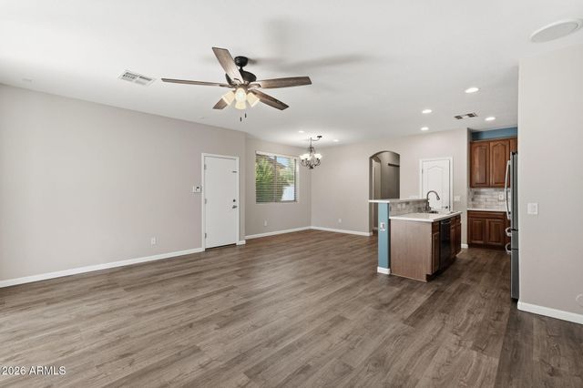 3801 E PARKVIEW Drive, Gilbert, AZ 85295