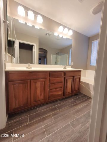 3801 E PARKVIEW Drive, Gilbert, AZ 85295