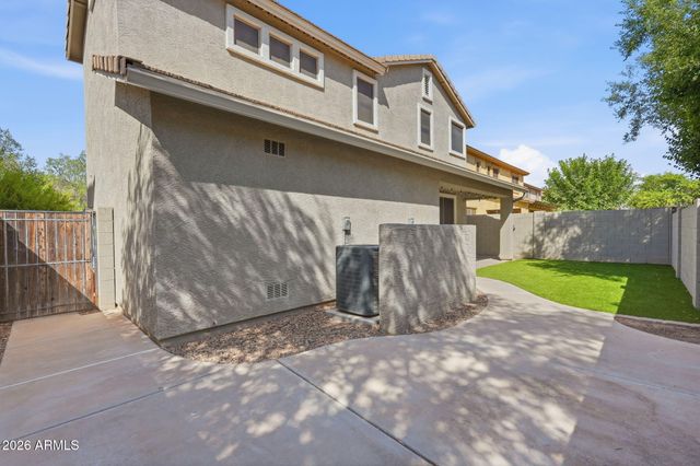 3801 E PARKVIEW Drive, Gilbert, AZ 85295