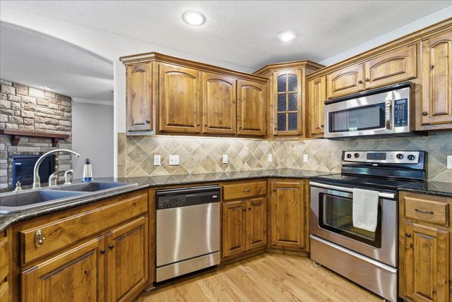 3277 W Cardinal Street, Springfield, MO 65810