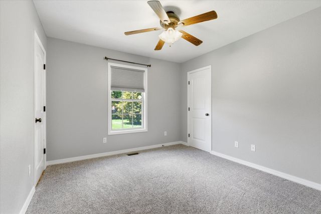 3277 W Cardinal Street, Springfield, MO 65810