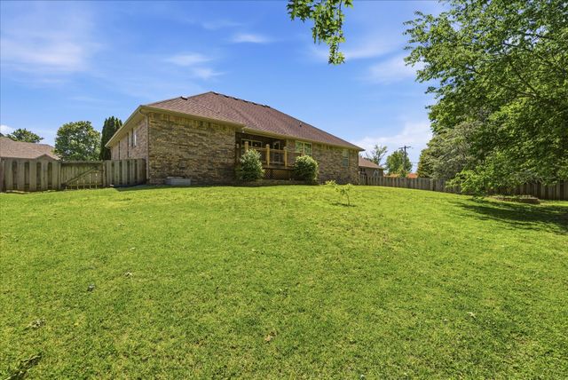 3277 W Cardinal Street, Springfield, MO 65810