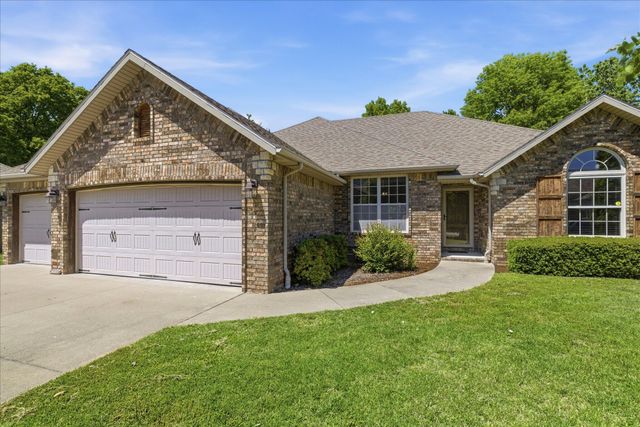 3277 W Cardinal Street, Springfield, MO 65810
