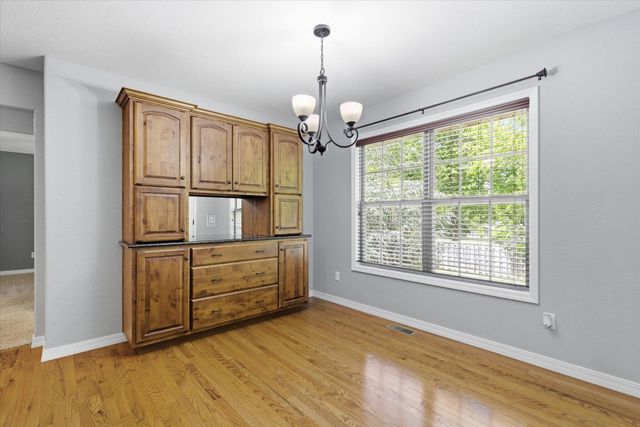 3277 W Cardinal Street, Springfield, MO 65810
