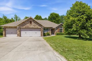 3277 W Cardinal Street, Springfield, MO 65810