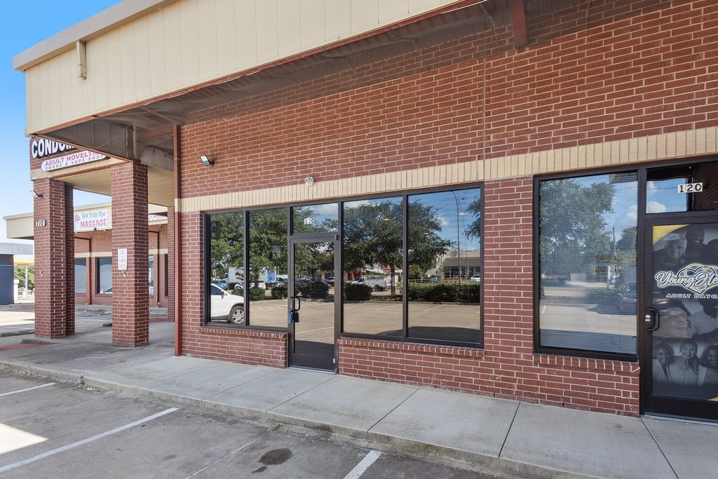 710 SW Green Oaks Boulevard 130, Arlington, TX 76017