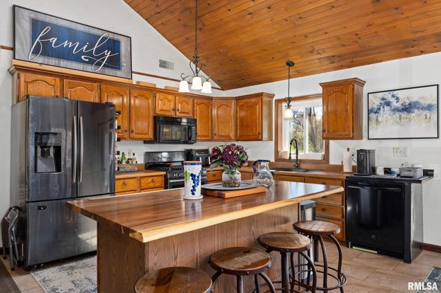 6820 W PFEIFFER Road, Peoria, IL 61607