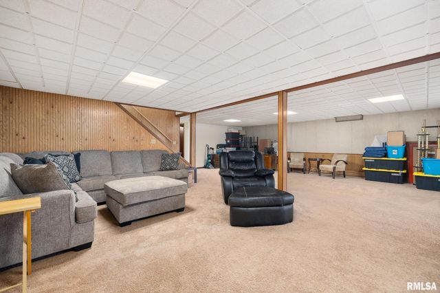 6820 W PFEIFFER Road, Peoria, IL 61607