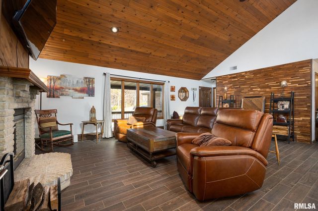 6820 W PFEIFFER Road, Peoria, IL 61607