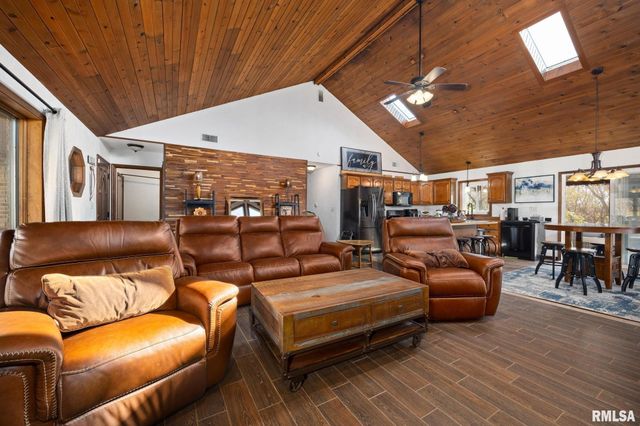 6820 W PFEIFFER Road, Peoria, IL 61607