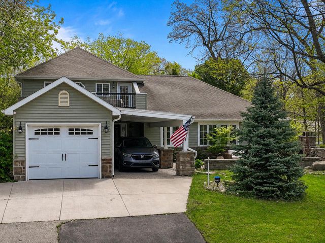1069 Sauganash DRIVE, Fontana, WI 53125