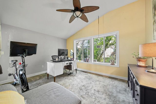 1069 Sauganash DRIVE, Fontana, WI 53125