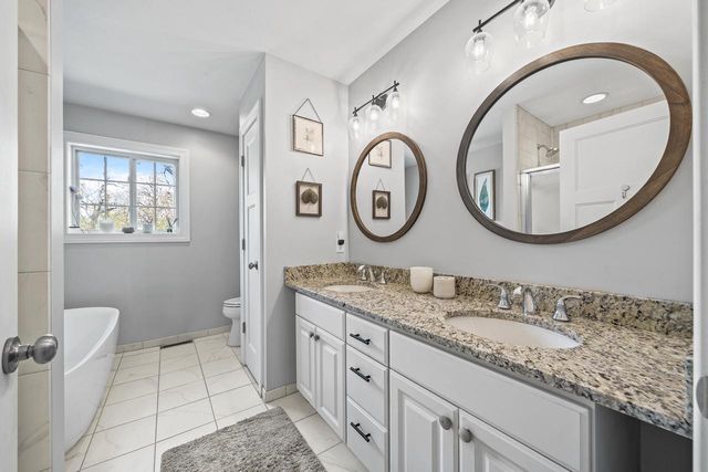 1069 Sauganash DRIVE, Fontana, WI 53125