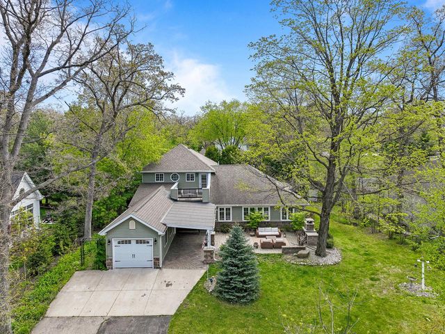 1069 Sauganash DRIVE, Fontana, WI 53125