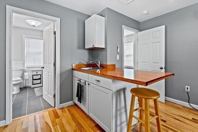 651 Nashua Rd, Dracut, MA 01826