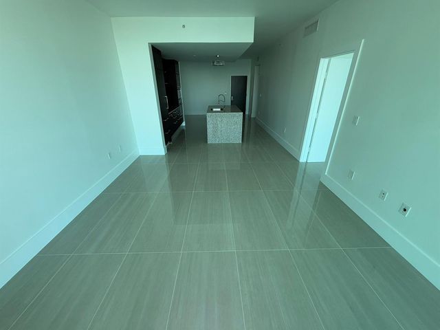 900 Biscayne Boulevard 2807, Miami, FL 33132