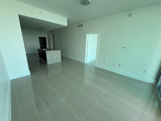 900 Biscayne Boulevard 2807, Miami, FL 33132