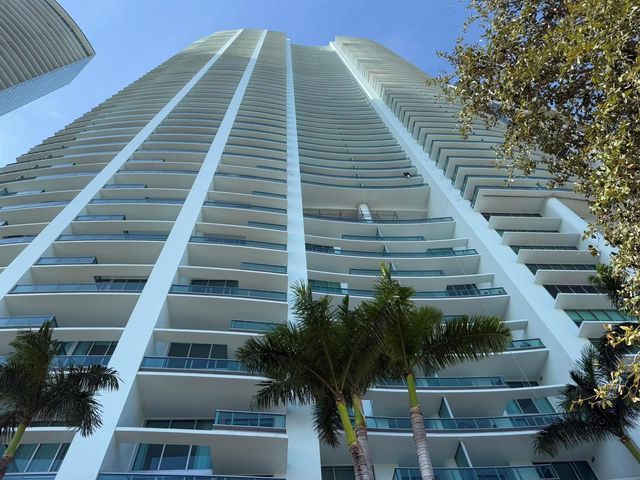 900 Biscayne Boulevard 2807, Miami, FL 33132