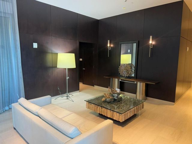 900 Biscayne Boulevard 2807, Miami, FL 33132