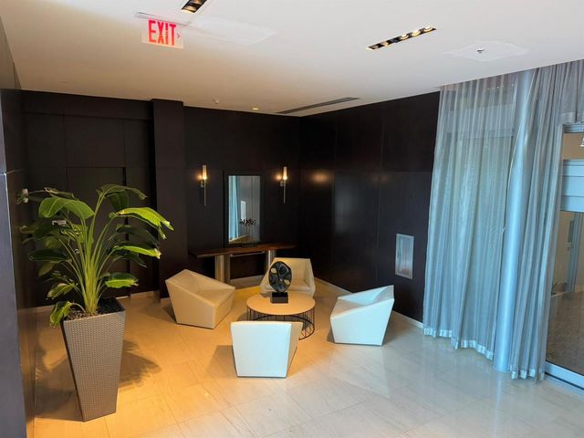 900 Biscayne Boulevard 2807, Miami, FL 33132