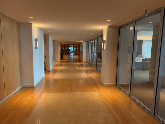 900 Biscayne Boulevard 2807, Miami, FL 33132