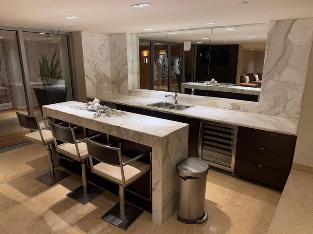 900 Biscayne Boulevard 2807, Miami, FL 33132