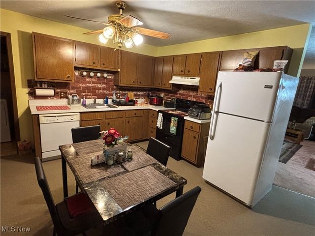 1403 Dorchester Drive, Madison, OH 44057