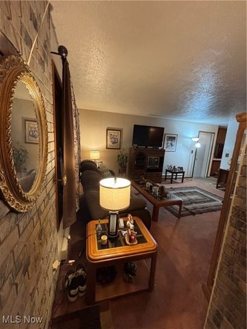 1403 Dorchester Drive, Madison, OH 44057