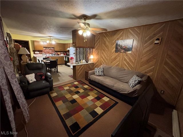 1403 Dorchester Drive, Madison, OH 44057