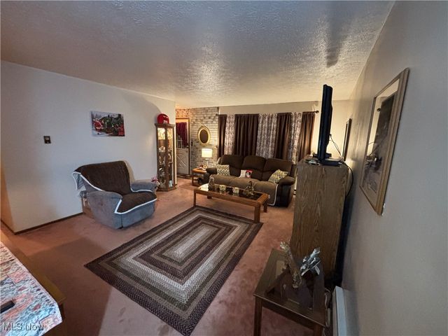 1403 Dorchester Drive, Madison, OH 44057