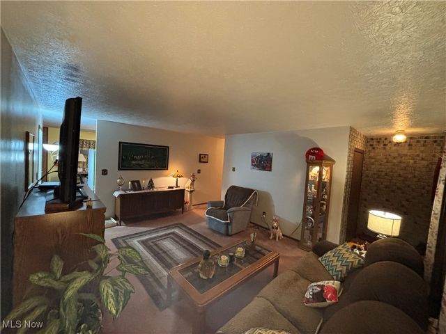 1403 Dorchester Drive, Madison, OH 44057