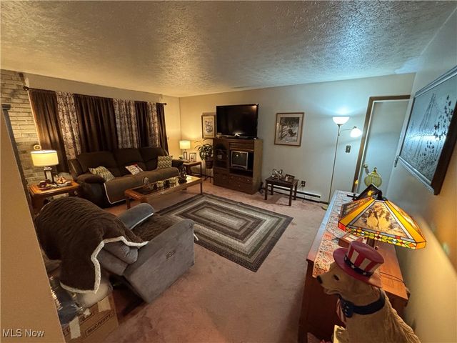 1403 Dorchester Drive, Madison, OH 44057