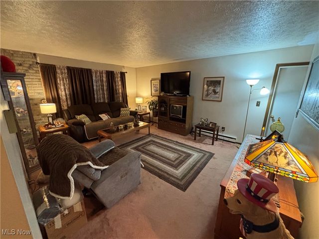 1403 Dorchester Drive, Madison, OH 44057