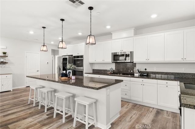 5448 La Bodega Way, Fontana, CA 92336