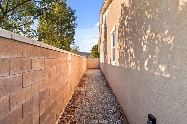 5448 La Bodega Way, Fontana, CA 92336