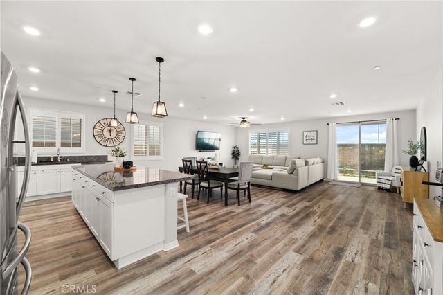 5448 La Bodega Way, Fontana, CA 92336