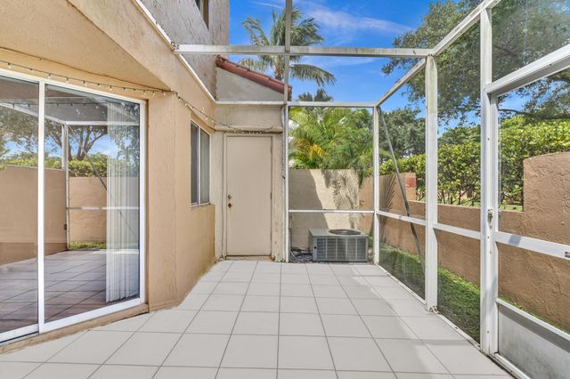 7903 NW 7th Ct, Plantation, FL 33324
