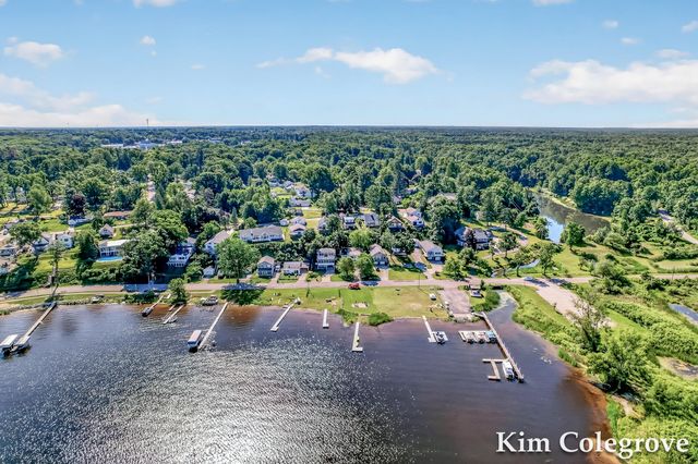 1624 Collier Drive W, Whitehall, MI 49461